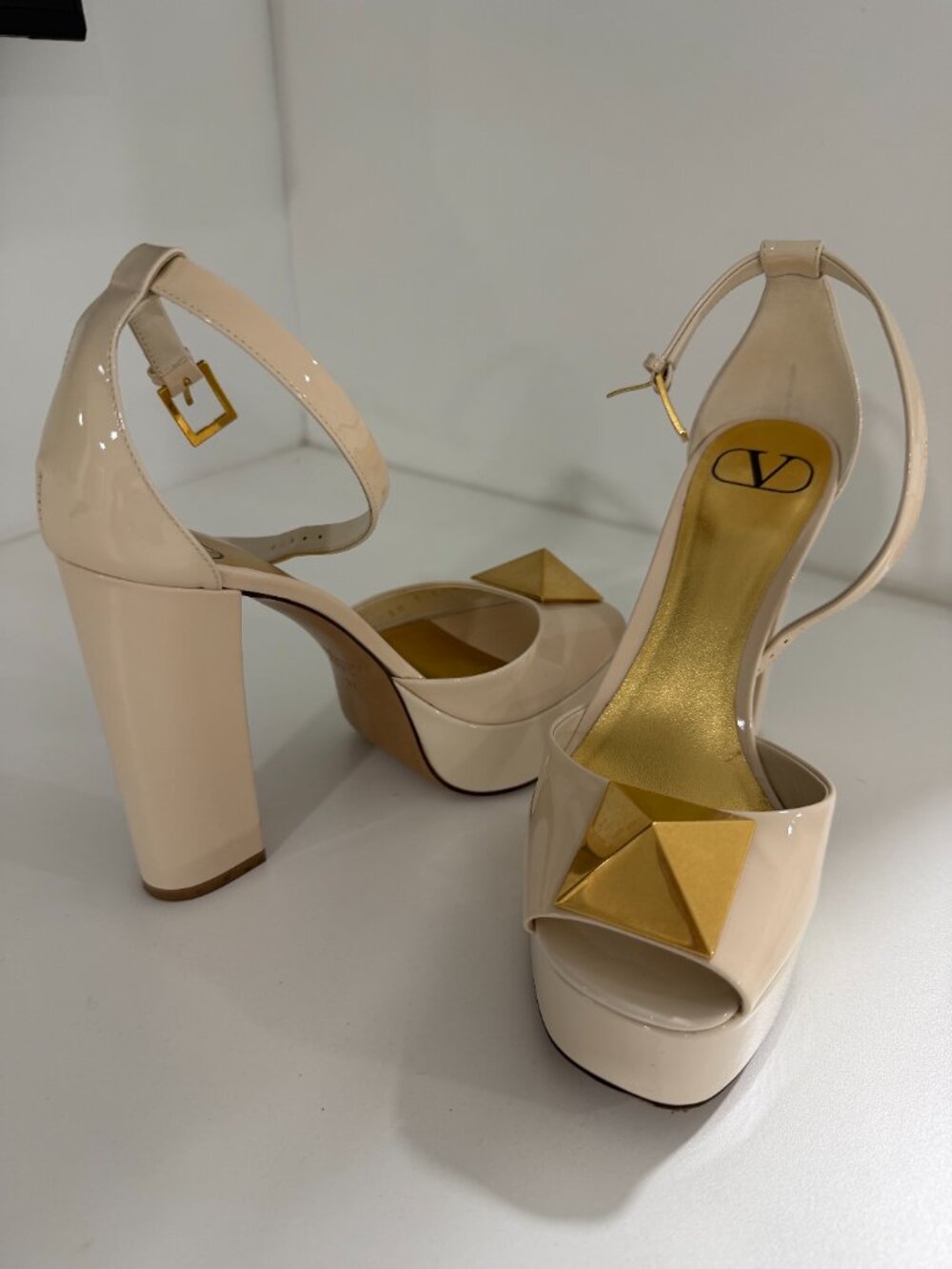 Valentino Garavani Beige & Gold Platform Sandals - Picture 4 of 5